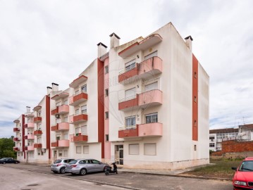 Apartment 3 Bedrooms in Cartaxo e Vale da Pinta