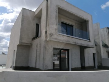 House 5 Bedrooms in Corroios