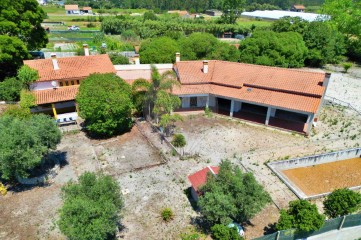 Quintas e casas rústicas 2 Quartos em Santo Onofre e Serra do Bouro