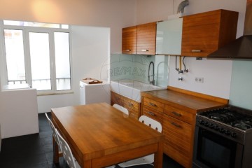 Apartment 3 Bedrooms in Oeiras e São Julião da Barra, Paço de Arcos e Caxias