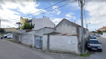 House 2 Bedrooms in Esgueira