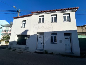 Maison 4 Chambres à Esgueira