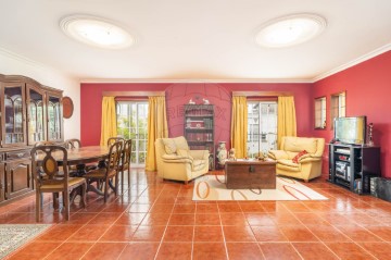 House 4 Bedrooms in Gafanha da Nazaré