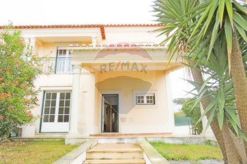 Casas De Madeira - Moradias - Casas em Vila de Rei - OLX Portugal