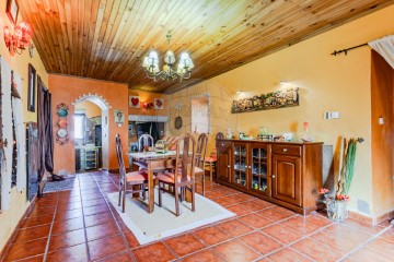 House 4 Bedrooms in A dos Negros