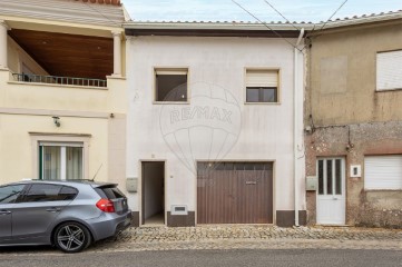 House 4 Bedrooms in Cela