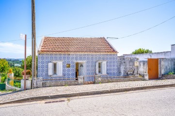 House 2 Bedrooms in Nossa Senhora do Pópulo, Coto e São Gregório