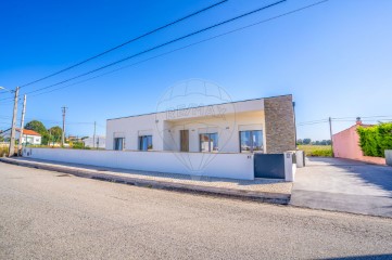 Maison 3 Chambres à Bárrio