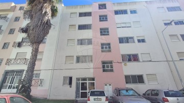 Apartamento 2 Quartos em Carregado e Cadafais