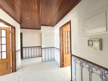 Apartment 2 Bedrooms in Carregado e Cadafais