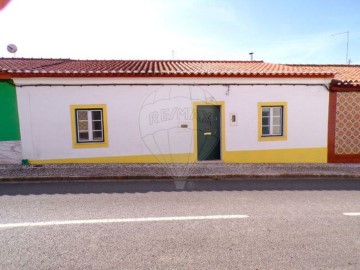 House 3 Bedrooms in Veiros