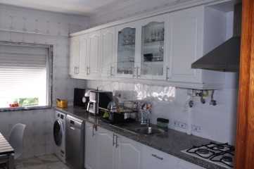 Apartment 2 Bedrooms in Carregado e Cadafais