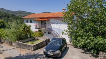 House 5 Bedrooms in Freigil e Miomães