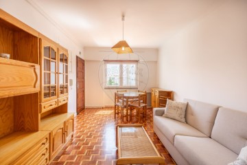 Apartamento 1 Quarto em Carcavelos e Parede