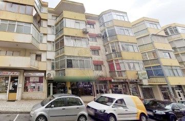 Apartamento 3 Quartos em Queluz e Belas