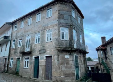 House 9 Bedrooms in Matança