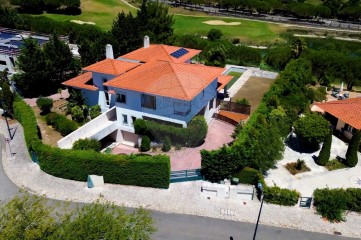 House 6 Bedrooms in Queluz e Belas