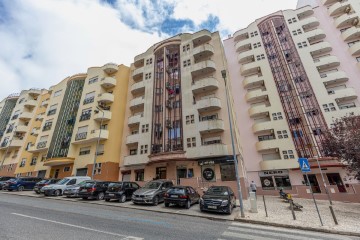 Apartment 2 Bedrooms in Ramada e Caneças