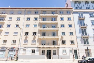 Apartment 6 Bedrooms in Avenidas Novas