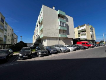 Apartamento 2 Quartos em Loures