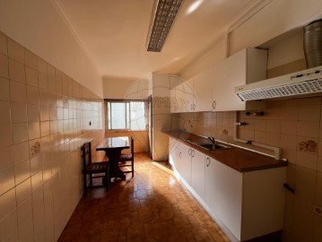 Apartamento 2 Quartos em Loures