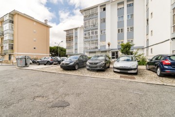 Apartamento 2 Quartos em Queluz e Belas