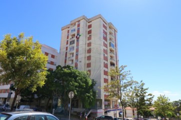 Apartment 3 Bedrooms in Póvoa de Santa Iria e Forte da Casa