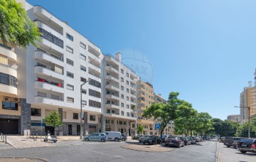 Apartment 3 Bedrooms in Penha de França