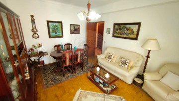 Apartment 3 Bedrooms in Almada, Cova da Piedade, Pragal e Cacilhas