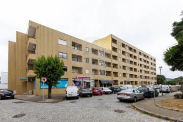 Apartment 3 Bedrooms in Fânzeres e São Pedro da Cova