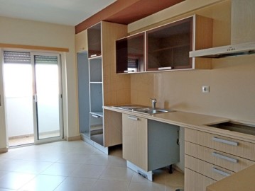 Apartment 3 Bedrooms in Barreiro e Lavradio