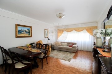 Apartment 2 Bedrooms in Queluz e Belas