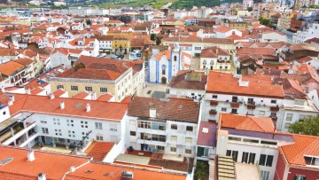 Apartment 3 Bedrooms in União Freguesias Santa Maria, São Pedro e Matacães