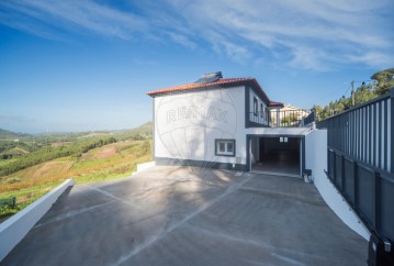 House 5 Bedrooms in Azueira e Sobral da Abelheira