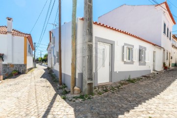 Moradia 2 Quartos em Dois Portos e Runa