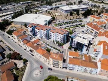 Piso 2 Habitaciones en União Freguesias Santa Maria, São Pedro e Matacães