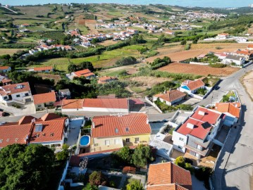 House 4 Bedrooms in A dos Cunhados e Maceira