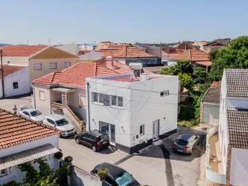 House 2 Bedrooms in A dos Cunhados e Maceira