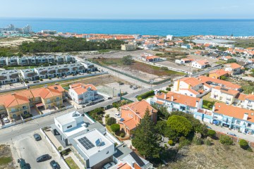 House 5 Bedrooms in A dos Cunhados e Maceira