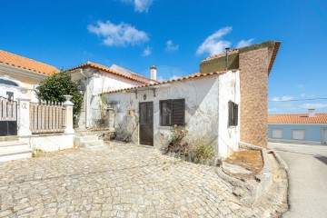 House 3 Bedrooms in Maxial e Monte Redondo