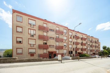 Apartamento 3 Quartos em Santo António dos Cavaleiros e Frielas