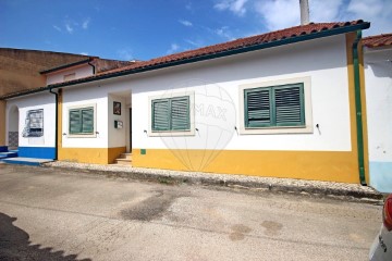 House 4 Bedrooms in São Vicente do Paul e Vale de Figueira