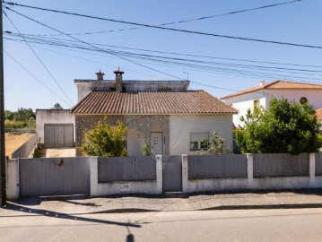 House 3 Bedrooms in Vale de Santarém