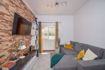 Apartamento 2 Quartos em Venteira