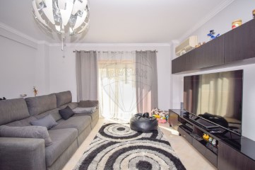 Apartment 3 Bedrooms in Ramada e Caneças