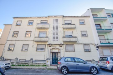 Apartamento 2 Quartos em Queluz e Belas