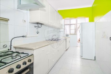 Apartment 2 Bedrooms in Póvoa de Santa Iria e Forte da Casa