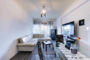 Apartment 3 Bedrooms in Póvoa de Santa Iria e Forte da Casa