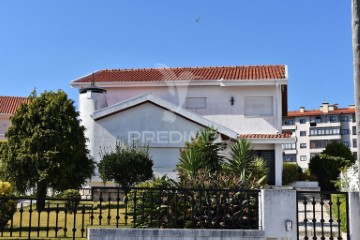 House 5 Bedrooms in Mafamude e Vilar do Paraíso