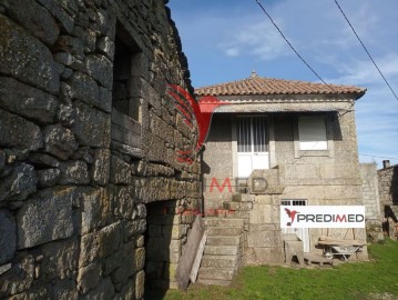 House 3 Bedrooms in Pena, Quintã e Vila Cova